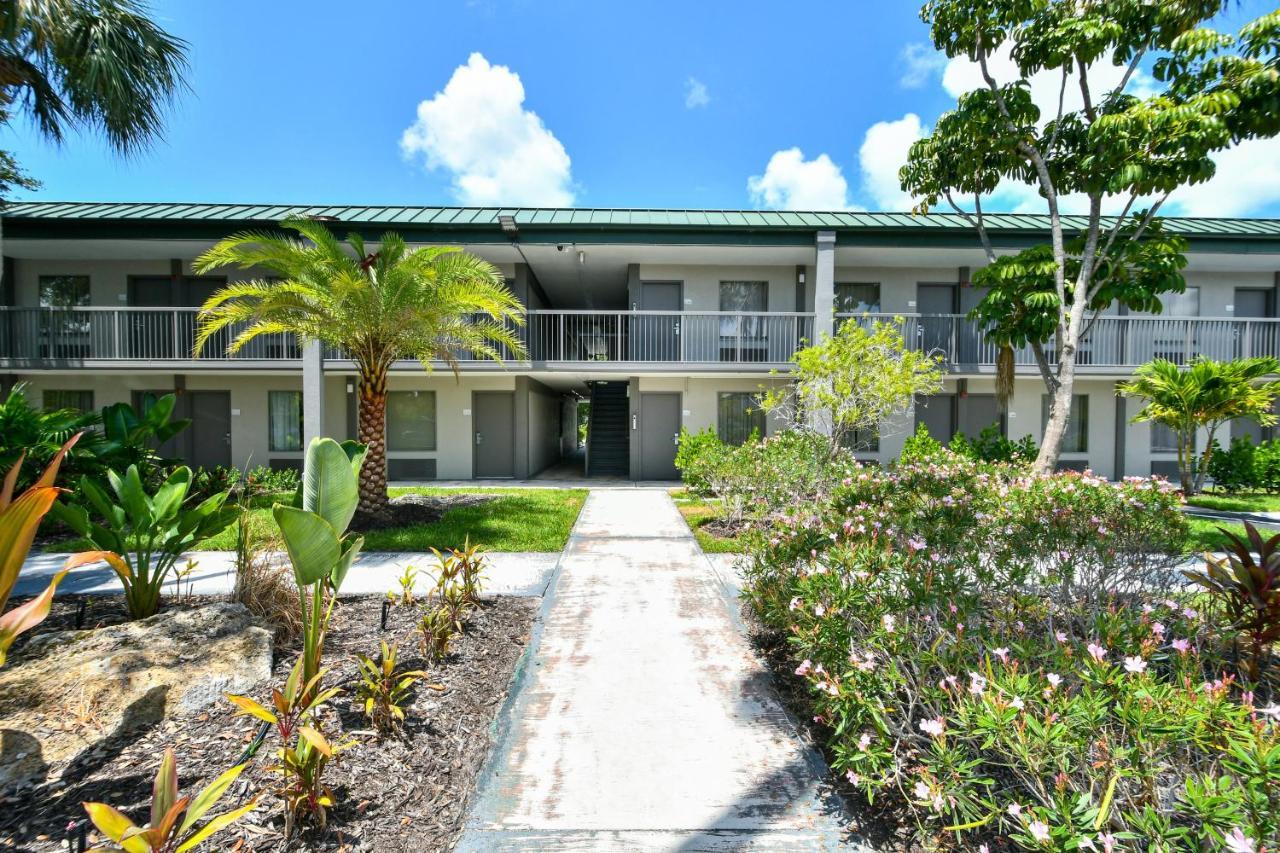 Sarasota Cay Club #612 - Heated Pool, Bunk Beds, Huge Tv, Tiki Bar, More! South Bradenton Dış mekan fotoğraf