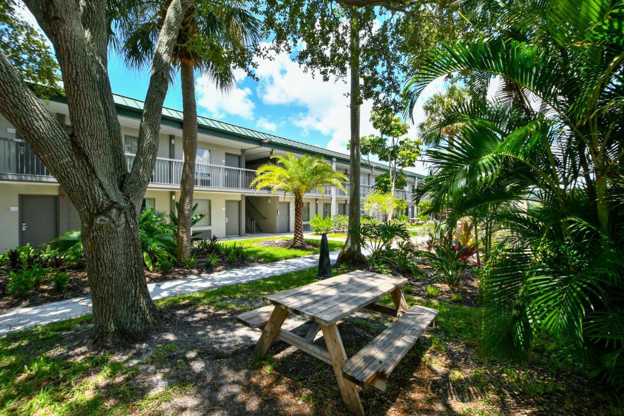 Sarasota Cay Club #612 - Heated Pool, Bunk Beds, Huge Tv, Tiki Bar, More! South Bradenton Dış mekan fotoğraf